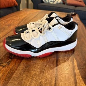 Jordan Men's Low-Top retro 11 concord bred size 10.5 mens